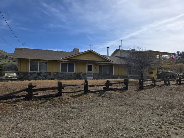 3604 Cook Peak Rd, Lake Isabella, CA 93240