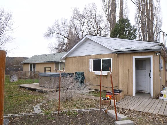 2nd image of 140 SE Willowdale Dr
