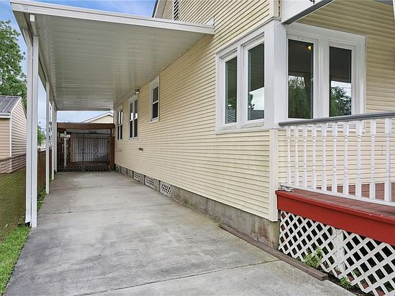 3rd image of 571 Lebeau St