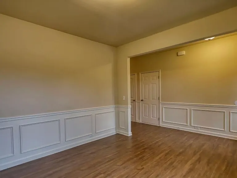 6571 Bluffview Dr — Photo 3
