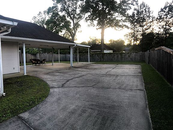 2nd image of 14435 Whispering Oaks Dr