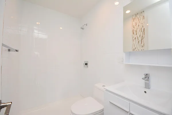 Rented by Clove Realty LLC | media 10