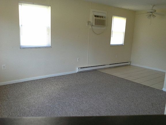 3rd image of 502 Cherry Hill Dr APT A