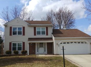 26 Ascot Ln, Streamwood, IL 60107