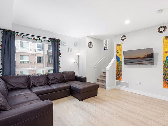 3rd image of 30530 Cardinal Ave #128