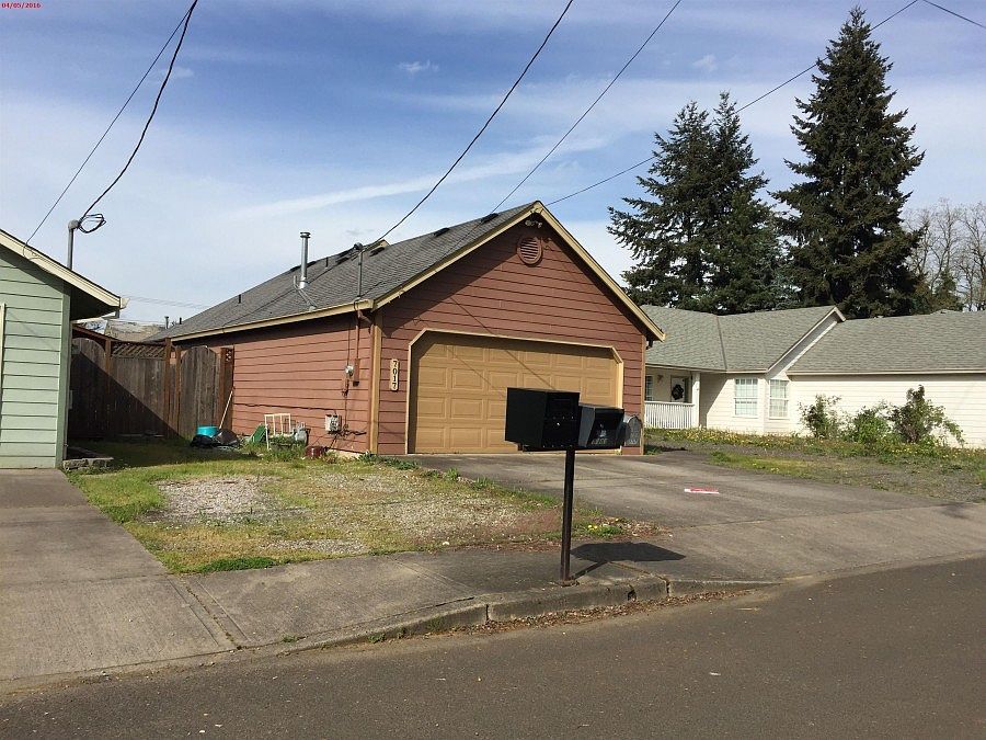 2nd image of 7017 SE Brehaut St