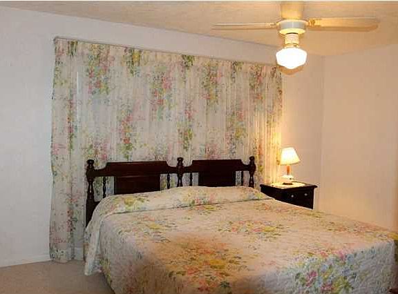 5th image of 274 S Canal Dr