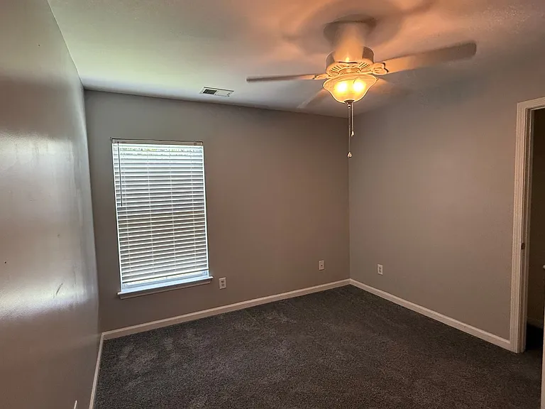 194 Avonshire Dr — Photo 14