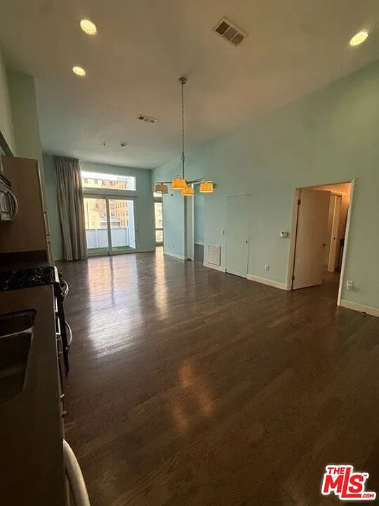 2 bed, 2.0 bath, 1140 sqft, $3,450 — Photo 4