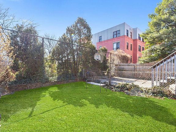 3rd image of 86 Palisade Ave #2