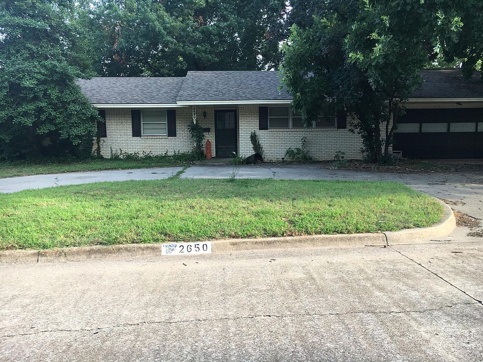 1st image of 2650 Chateau Dr