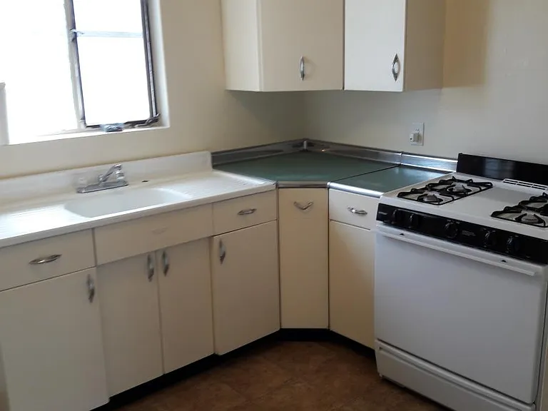 504 Princeton Dr SE #4 — Photo 5