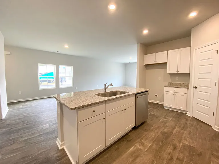 1063 Tripletail Dr NW — Photo 4