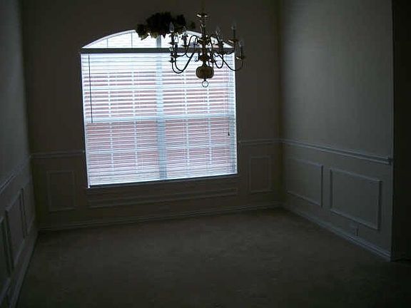 4th image of 914 Grand Cypress Ln