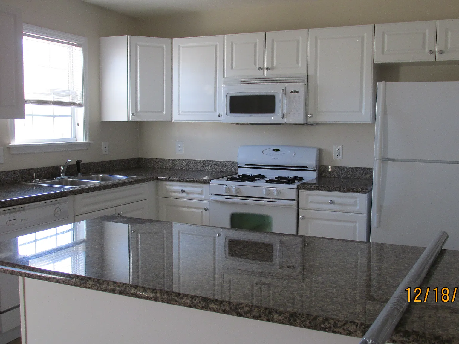 136 Corinth Dr — Photo 2