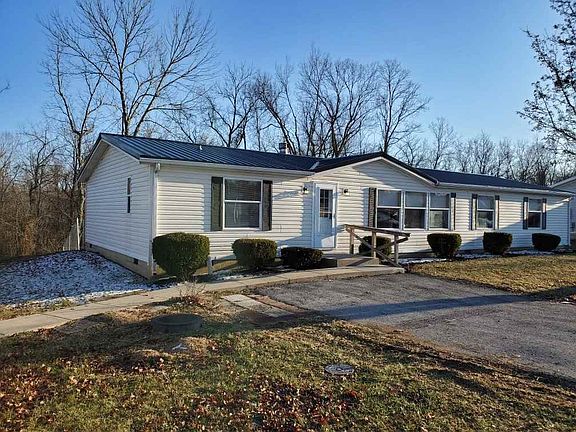 3rd image of 134 Willow Pointe Dr