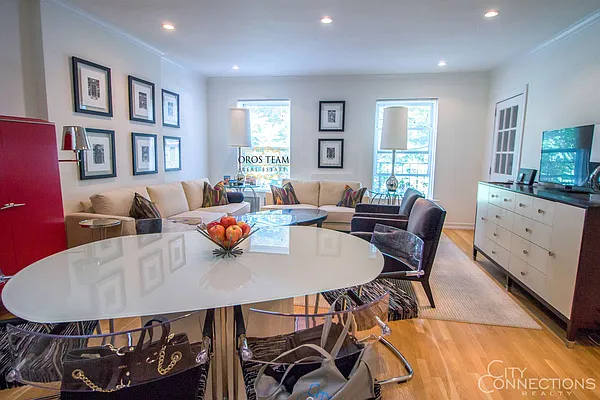 Rented by City Connections Realty | media 16