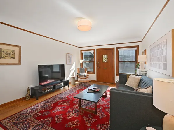 1719 2nd Ave N, Seattle, WA 98109
