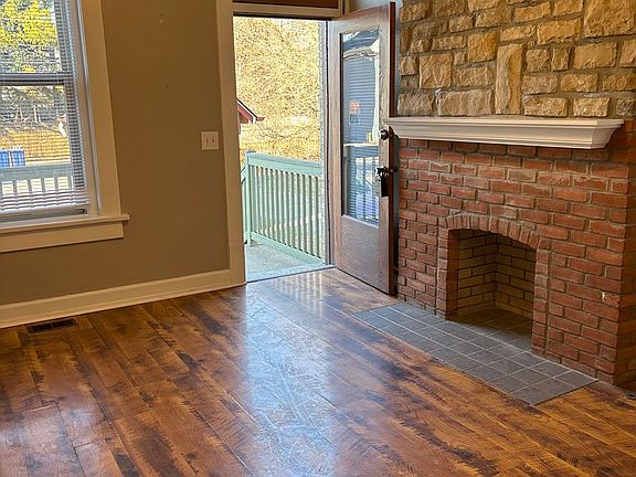 5th image of 802 E Main St #804-1/2