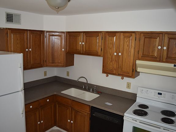 3rd image of 78 Charles Parish Dr