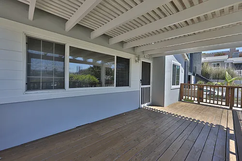 1025 Avenue A Photo 1