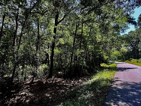 3rd image of 6 Rolling Hills Dr