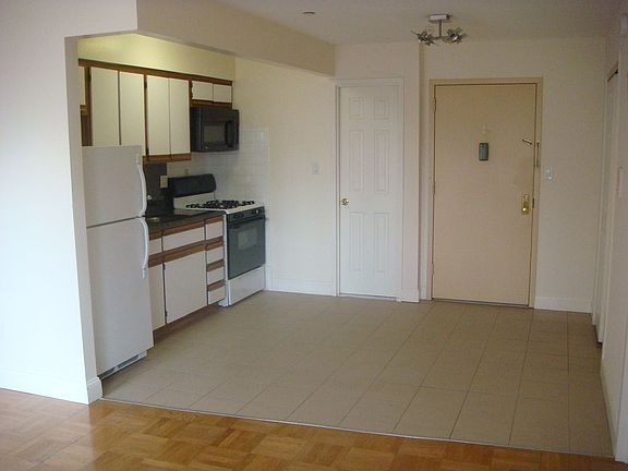2nd image of 2634 30th St APT 2B