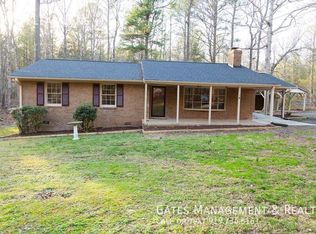 7715A Leak Ln, Chapel Hill, NC 27516