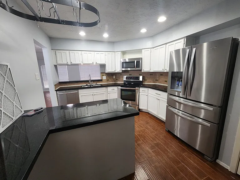 Large Kitchen