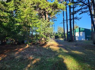 1140 13th St, Port Orford, OR