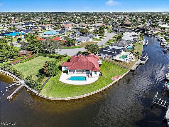 2nd image of 866 Cal Cove Dr
