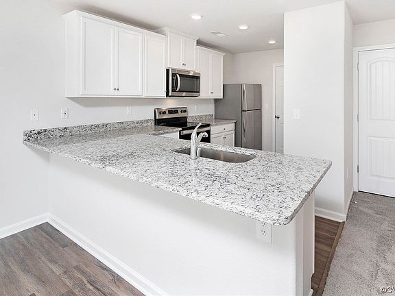 5th image of 2863 Meadowview Blvd