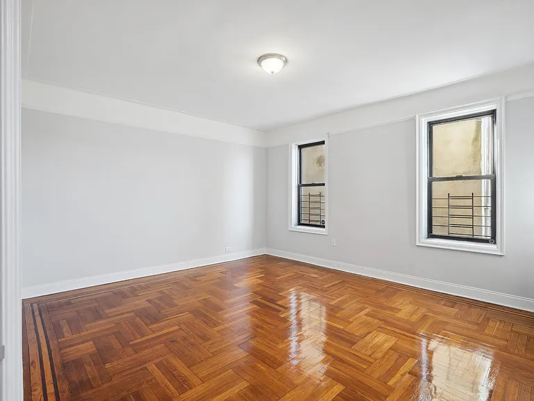 2175 Cedar Ave #9A — Photo 3