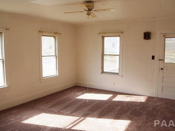 2nd image of 318 S Walnut St