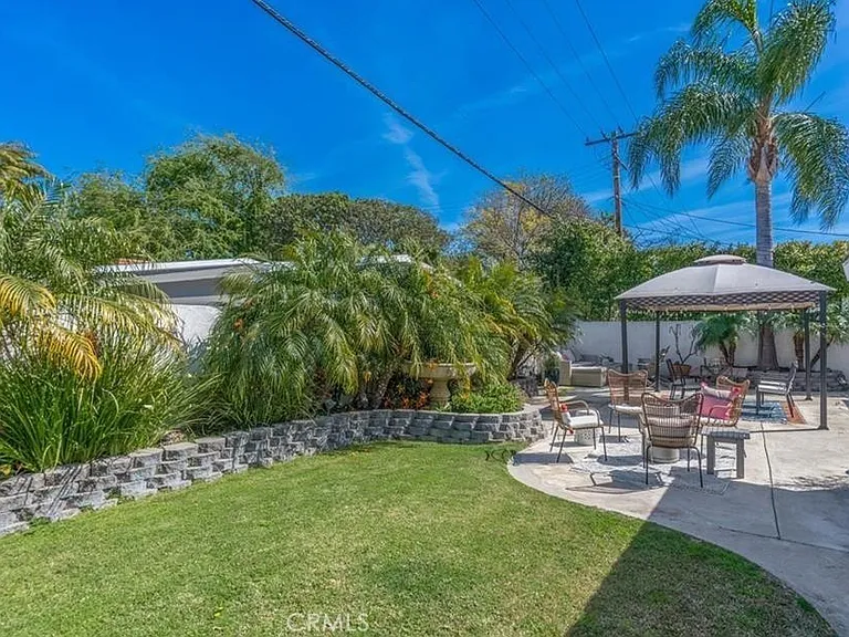 2112 Dover Dr — Photo 16