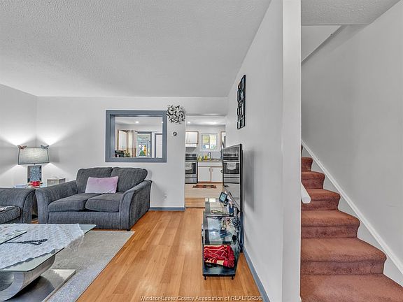 3rd image of 1615 Curry Ave