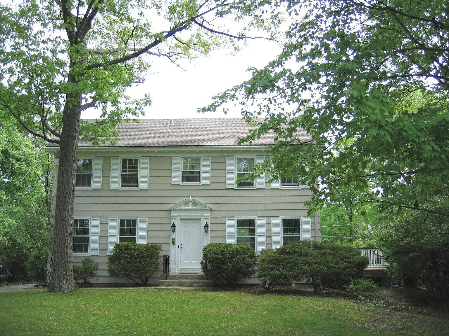 1303 Lincoln Ave S photo 1