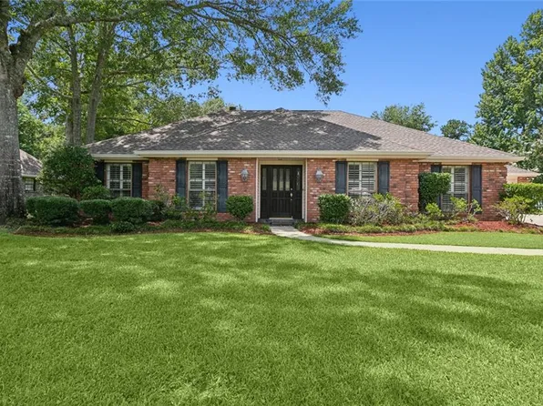 216 Pocosin Dr, Mandeville, LA 70471