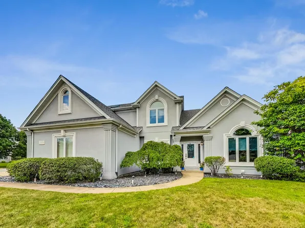 2419 Skylane Dr, Naperville, IL 60564