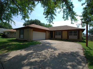3251 S 93rd St, Tulsa, OK 74145