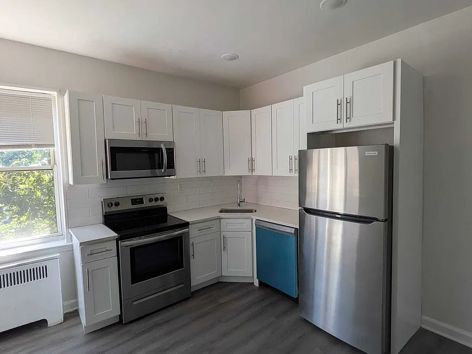823 Avenue C #B3