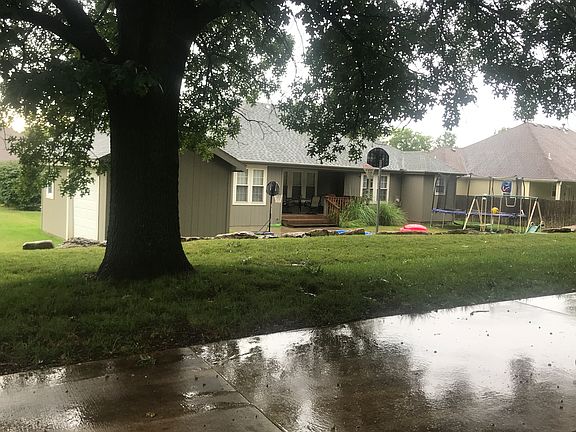 3rd image of 4323 SE Oakwood St