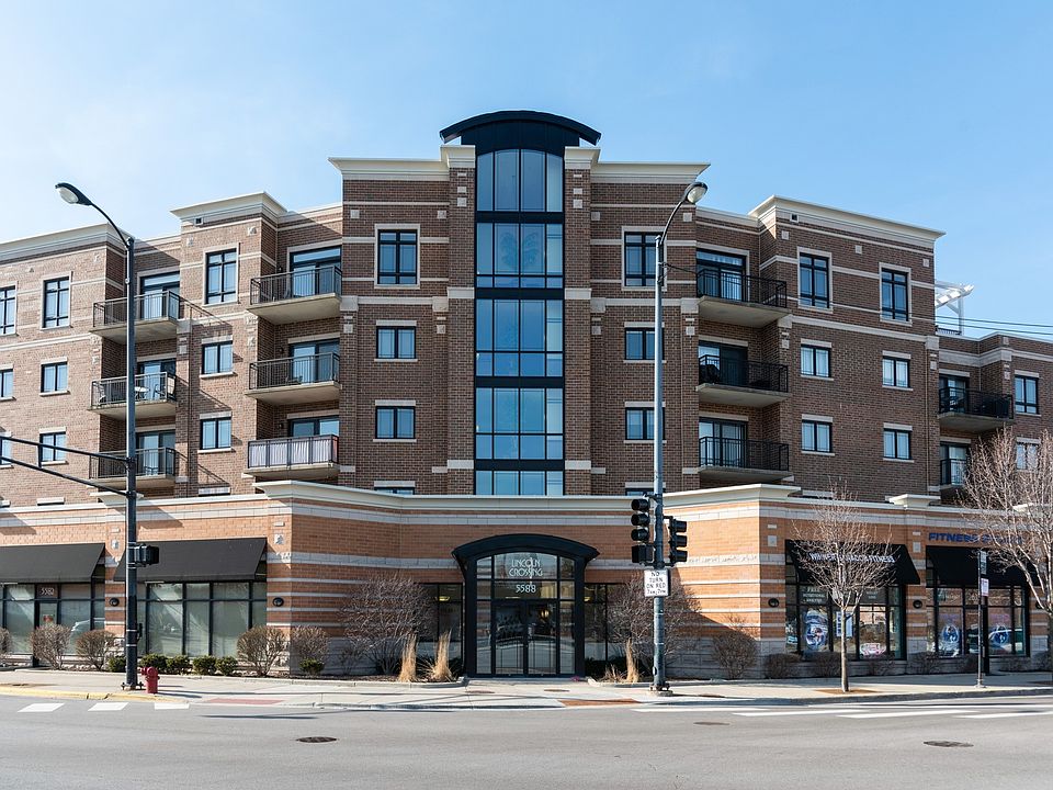 1st image of 5588 N Lincoln Ave #301