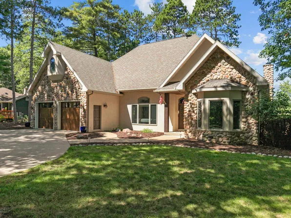 N2597 Carmany Ln, Waupaca, WI 54981