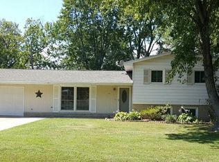 115 Dogwood Dr, Olney, IL 62450