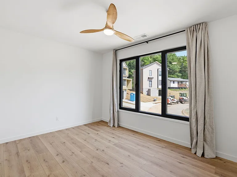 427 Ankara Ct — Photo 19