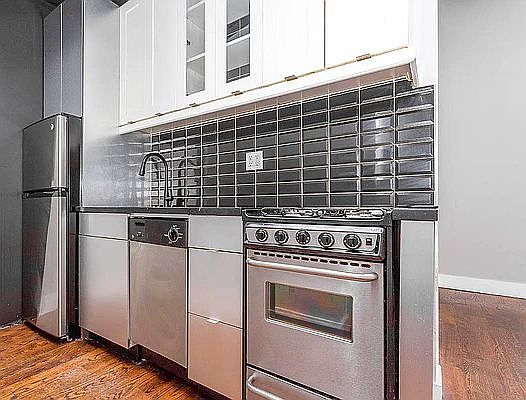 2nd image of 615 Gates Ave #4P