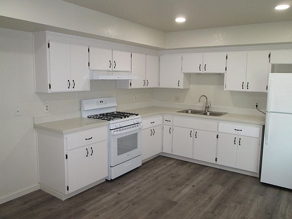 2nd image of 2235 E 19th St #D
