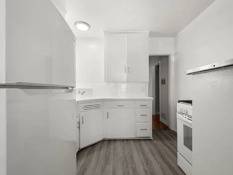 4108-4106 W Palmwood Dr — Photo 16