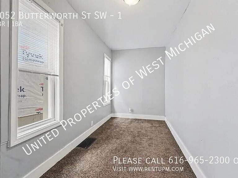 1052 Butterworth St SW #1 — Photo 9